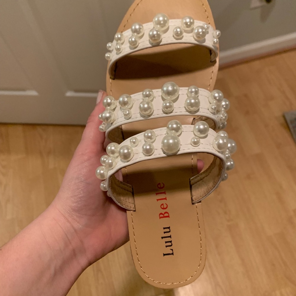 Brand new pearl detail sandals!